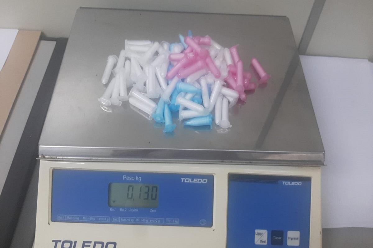 GCM DE ARARAS LOCALIZA 85 EPPENDORFS DE COCAÍNA ESCONDIDOS EM ENCANAMENTO NO JD. MORUMBI EM ARARAS SP