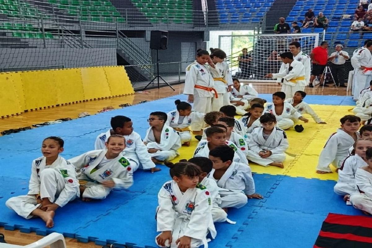 Judô de Araras conquista 12 medalhas na 8ª Copa Oeste