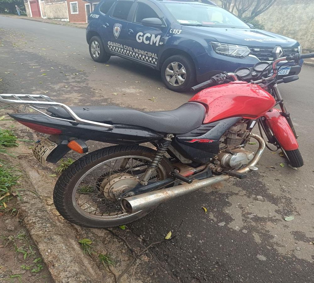 MOTOCICLETA PRODUTO DE FURTO É ENCONTRADA ABANDONADA PELA GCM EM ARARAS