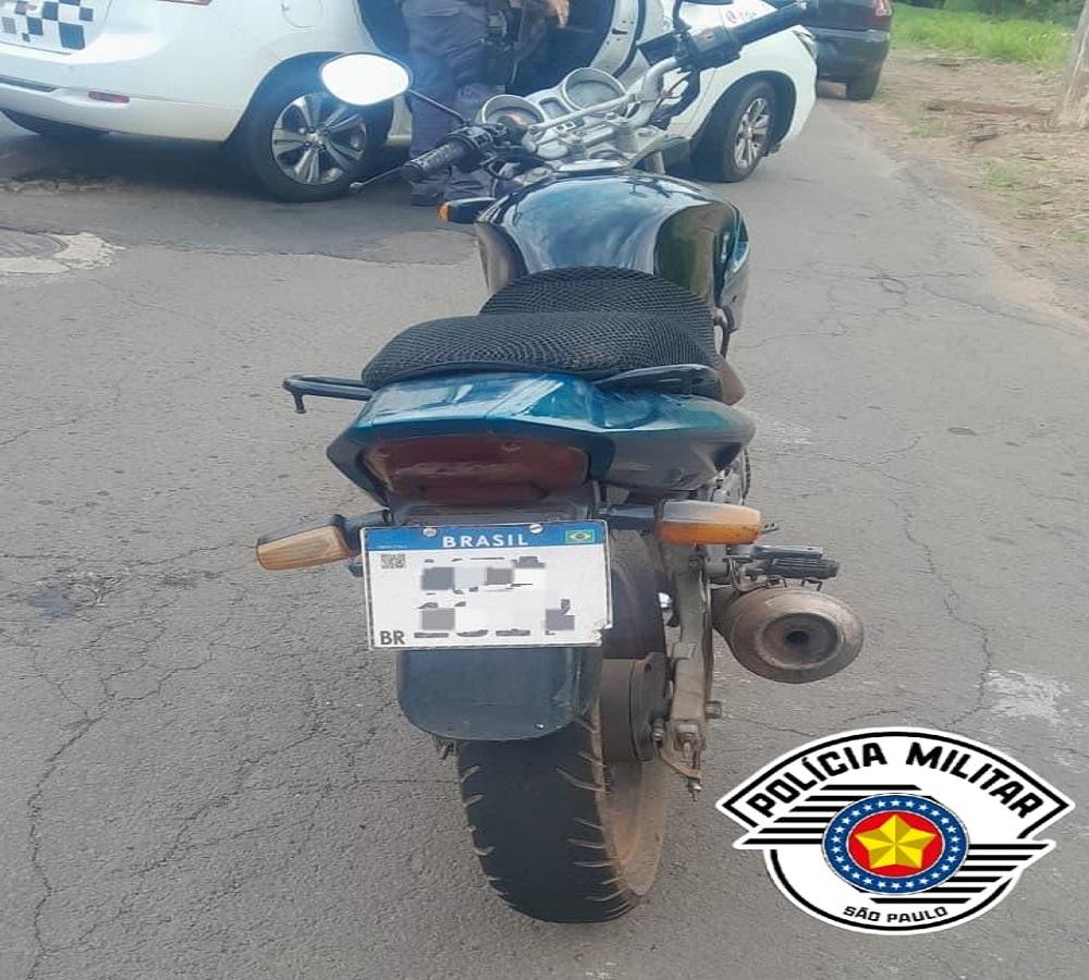 POLÍCIA MILITAR LOCALIZA MOTO COM PLACA ARTESANAL E INDICATIVOS DE ADULTERAÇÃO DURANTE A OPERAÇÃO IMPACTO