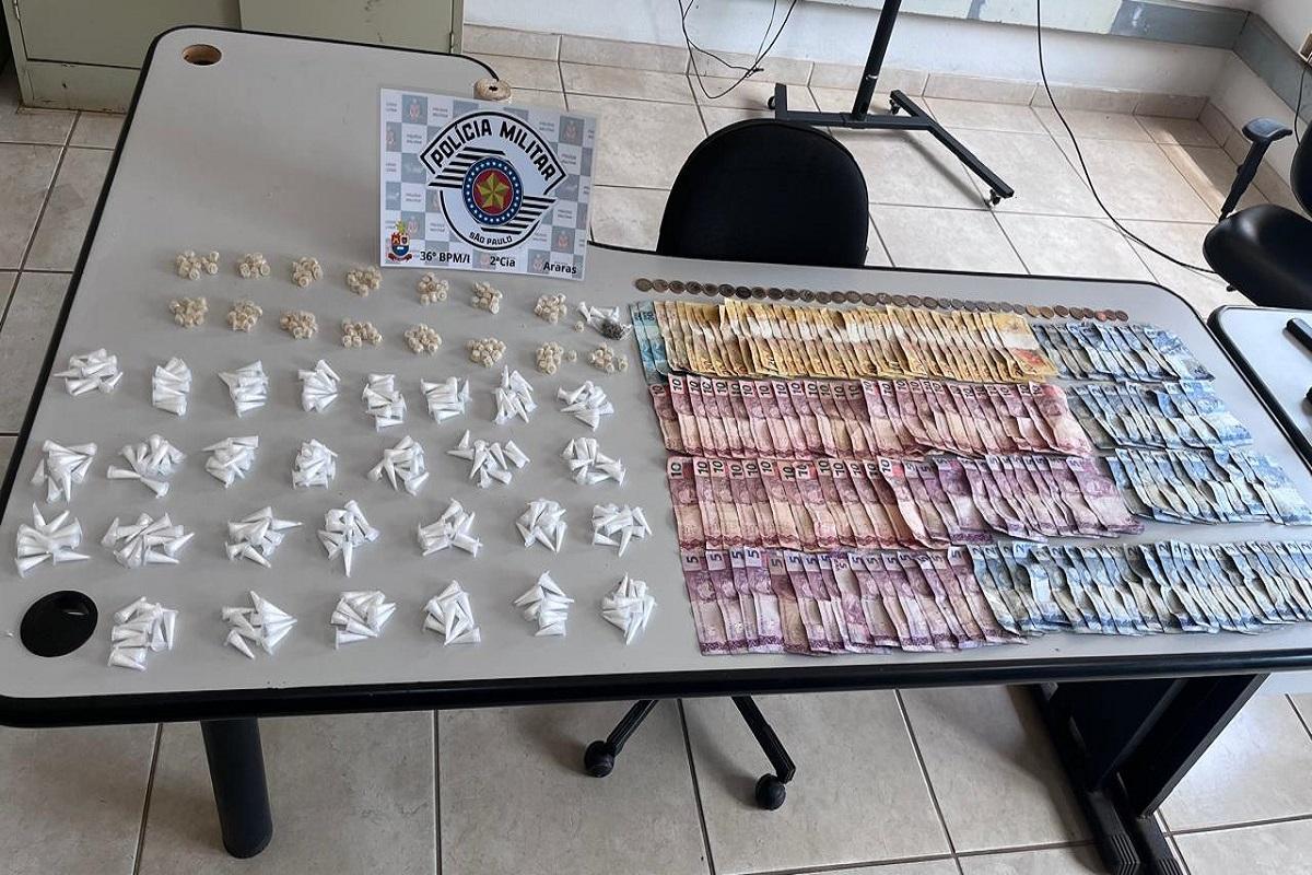 POLÍCIA MILITAR PRENDE GRANDE QUANTIDADE DE DROGAS COM 