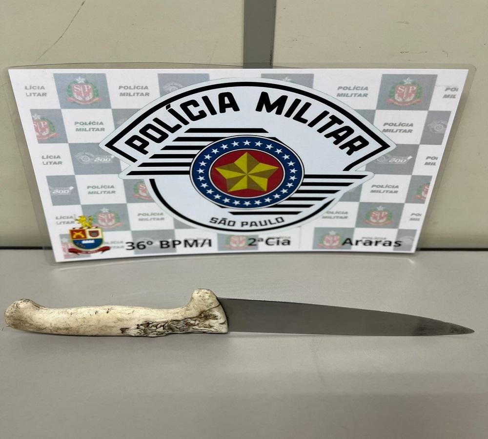 PROCURADO PELA JUSTIÇA É PRESO COM FACA NA CINTURA EM ARARAS SP