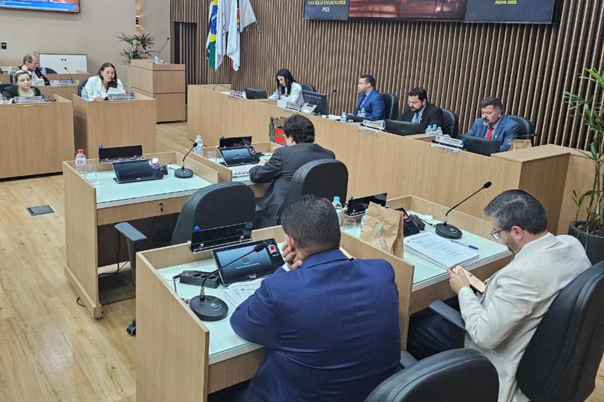 Vereadores aprovam o Refis 2025 em sessão extraordinária