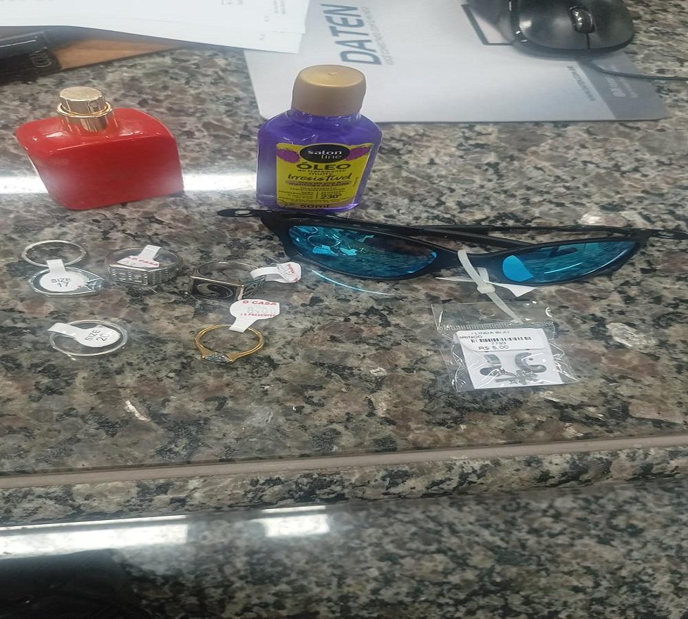 ADOLESCENTE É APREENDIDO NO CENTRO DE LEME DURANTE OPERAÇÃO NATAL SEGURO