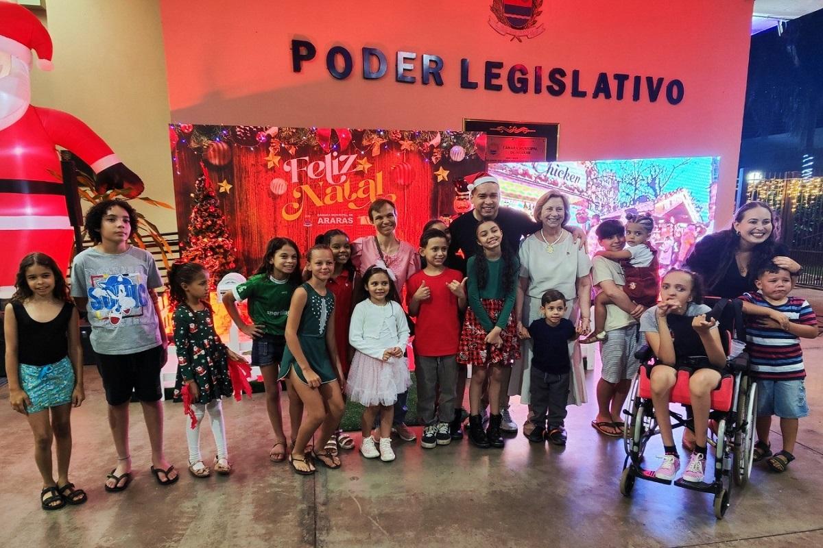 Câmara inaugura ‘Cantinho Legislativo do Noel’ e luzes natalinas