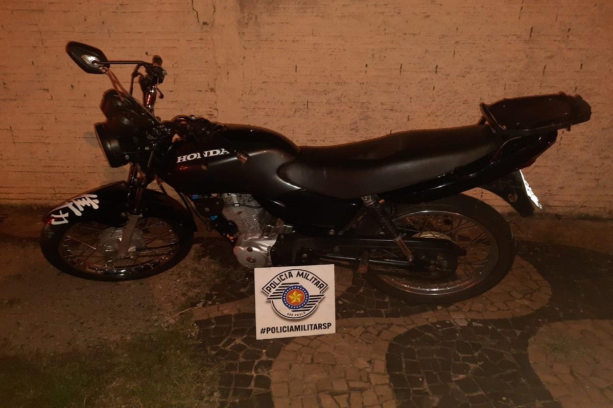 CONDUTOR É PRESO APÓS FUGA, DIREÇÃO PERIGOSA E ACIDENTE EM PIRASSUNUNGA SP