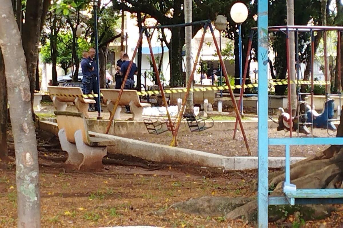 CORPO DE HOMEM DE 82 ANOS É ENCONTRADO EM PRAÇA DO JARDIM CÂNDIDA EM ARARAS SP