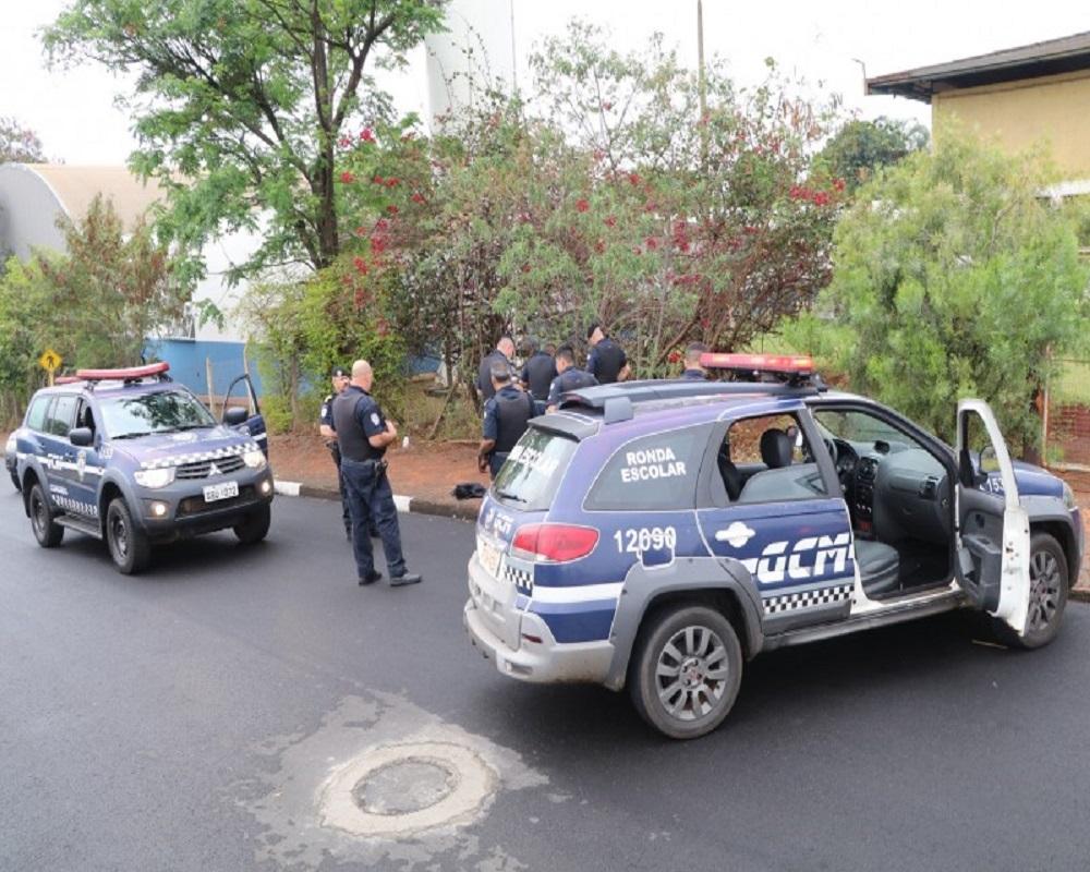 GCM de Araras captura procurado da Justiça durante tentativa de furto em escola no Parque Tiradentes em Araras SP