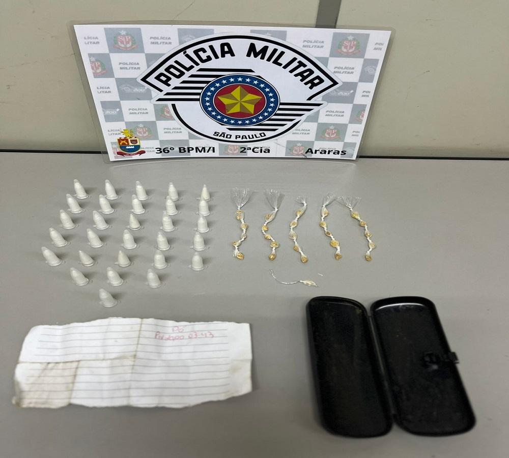 HOMEM É PRESO POR TRÁFICO DE DROGAS NO BAIRRO NARCIZO GOMES EM ARARAS SP
