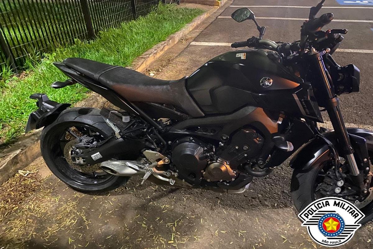 TENTATIVA DE ROUBO A MOTOCICLETA NA RODOVIA ANHANGUERA TERMINA COM O INDICIADO PRESO PELA POLÍCIA MILITAR