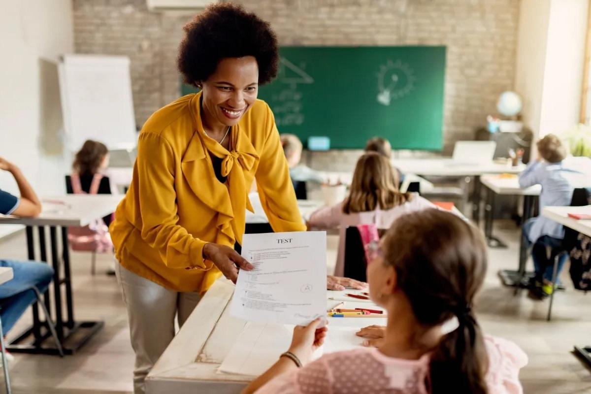 Vereadores votam projeto que permite ampliação da carga horária de Professores da Educação Municipal