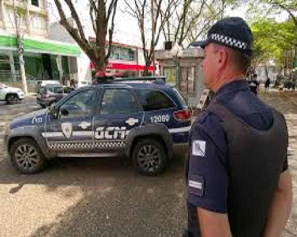 VIOLÊNCIA DOMÉSTICA MOBILIZA GCM E RESULTA EM CONDUÇÃO DE CASAL À DELEGACIA EM ARARAS