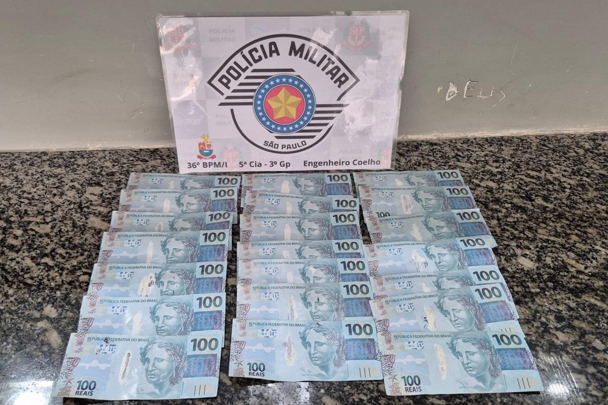 PM apreende R$ 2,1 mil em notas falsas durante patrulhamento em Engenheiro Coelho SP