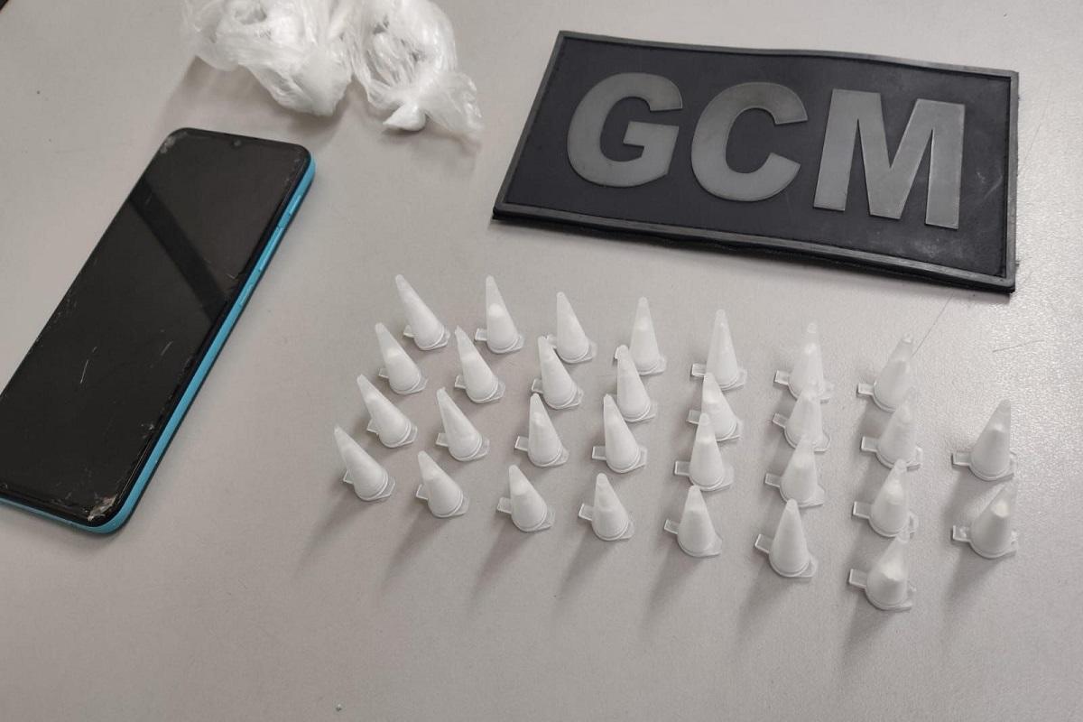 GUARDA CIVIL MUNICIPAL PRENDE HOMEM POR TRÁFICO DE DROGAS NO PARQUE INDUSTRIAL EM ARARAS