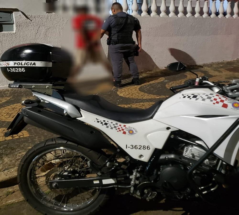 HOMEM COM MANDADO DE PRISÃO É CAPTURADO NO JARDIM DOS YPÊS EM ARARAS SP