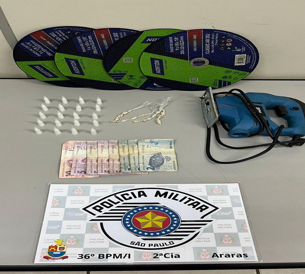 Homem maior de idade é detido na Vila São Jorge com cocaína, crack, dinheiro e objetos de origem ilícita