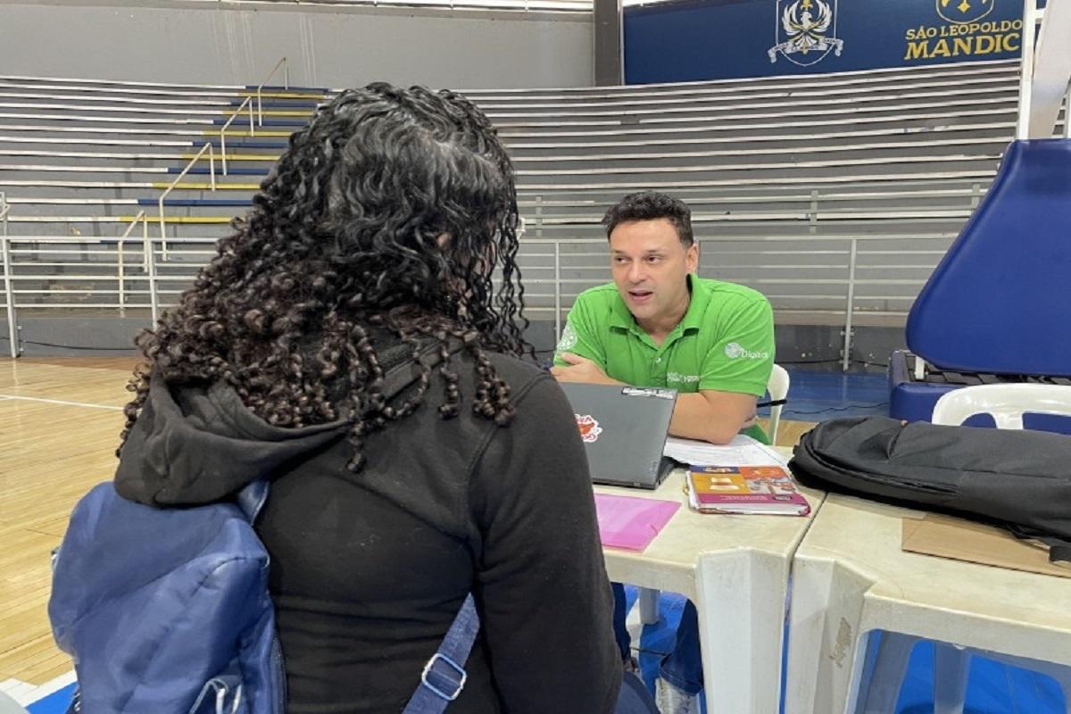 Mutirão de emprego acontece amanhã (3) no Ginásio de Esportes