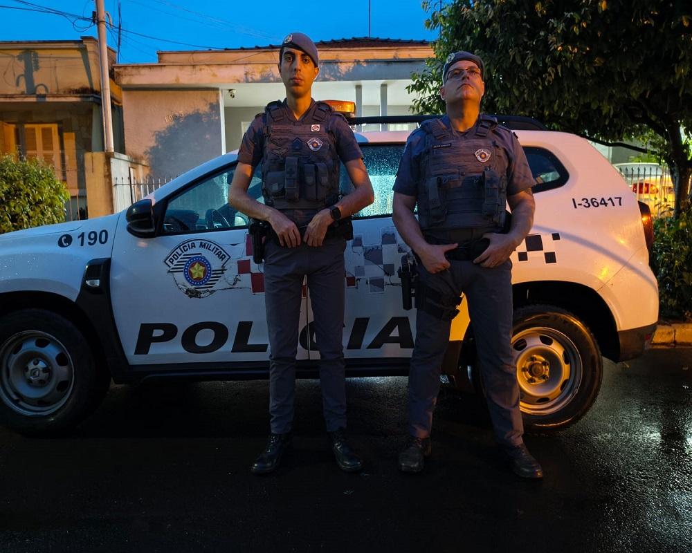 POLÍCIA MILITAR SALVA BEBÊ ENGASGADA EM LEME SP