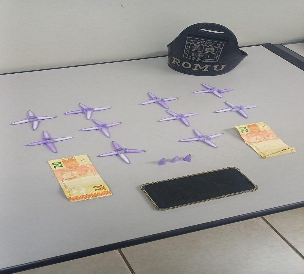 DOIS INDIVÍDUOS SÃO DETIDOS PELA GCM POR SUSPEITA DE TRÁFICO DE DROGAS EM ARARAS SP