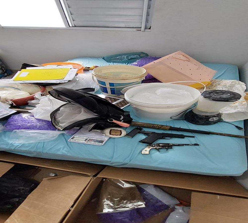 CASAL É PRESO COM GRANDE QUANTIDADE DE DROGAS E ARMAS DE USO RESTRITO EM “CASA BOMBA” EM LIMEIRA SP