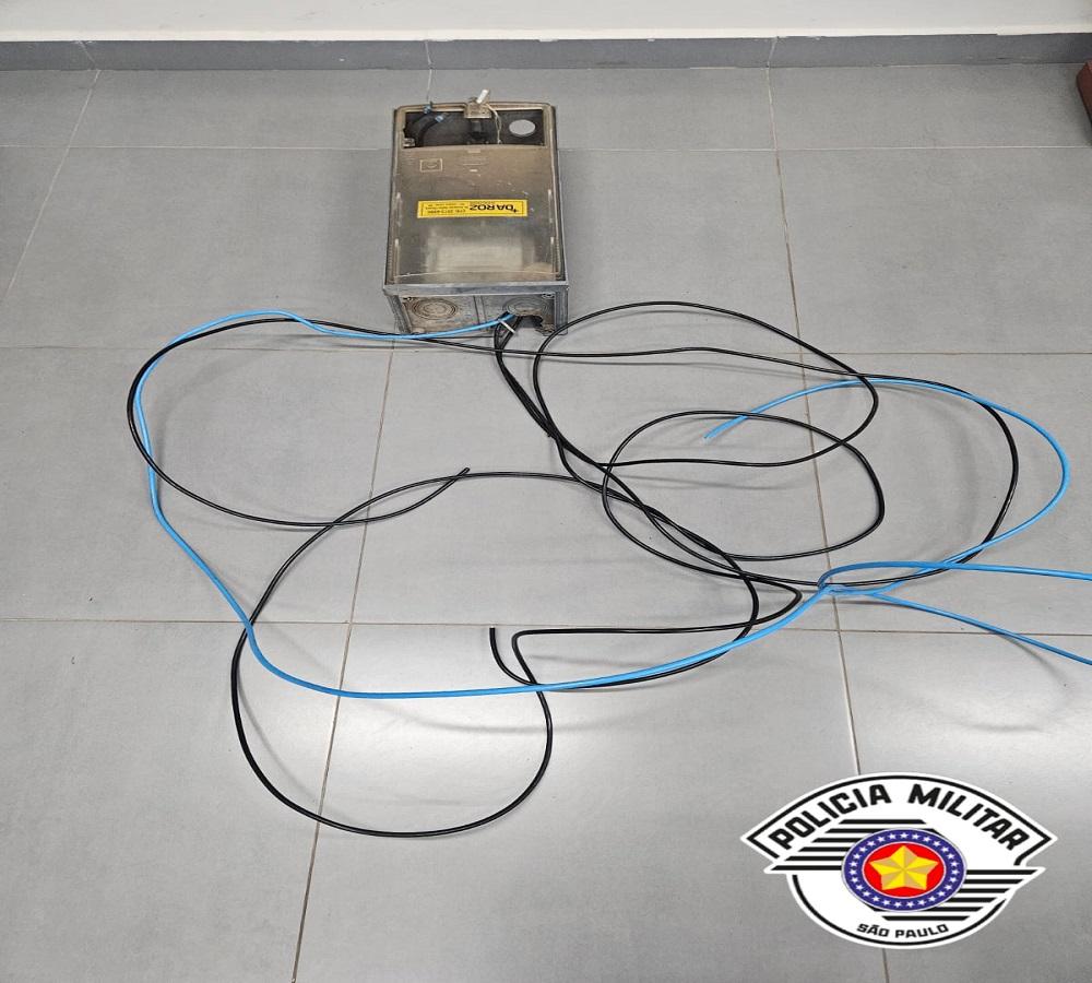 Casal é preso por furto de fiação elétrica no Jardim Quaglia em Leme SP