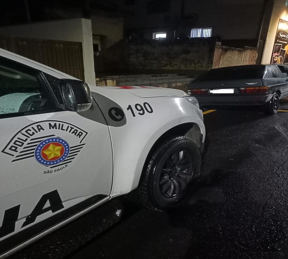 DUPLA É PRESA APÓS PERSEGUIÇÃO COM CARRO COM PLACA ADULTERADA EM LIMEIRA SP