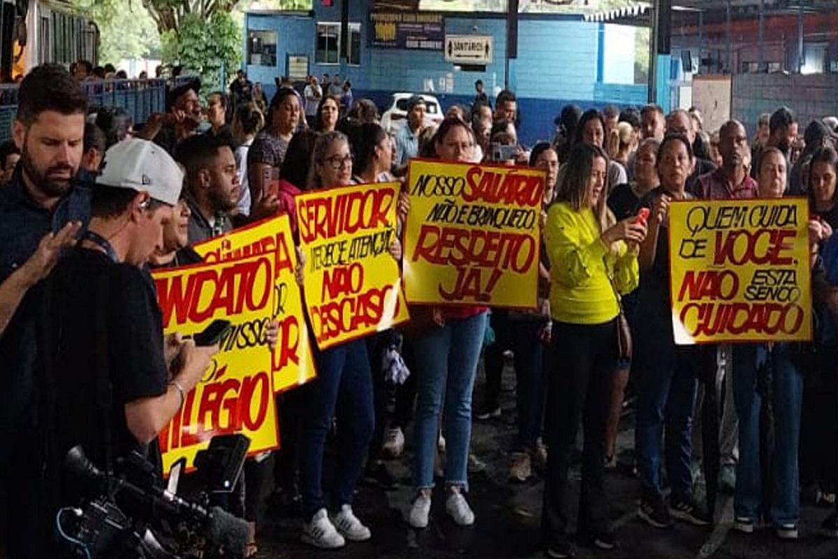 GREVE DOS SERVIDORES DE ARARAS CHEGA AO FINAL; ESCOLAS ESTARÃO FUNCIONANDO NORMALMENTE NESTA SEXTA-FEIRA (20)