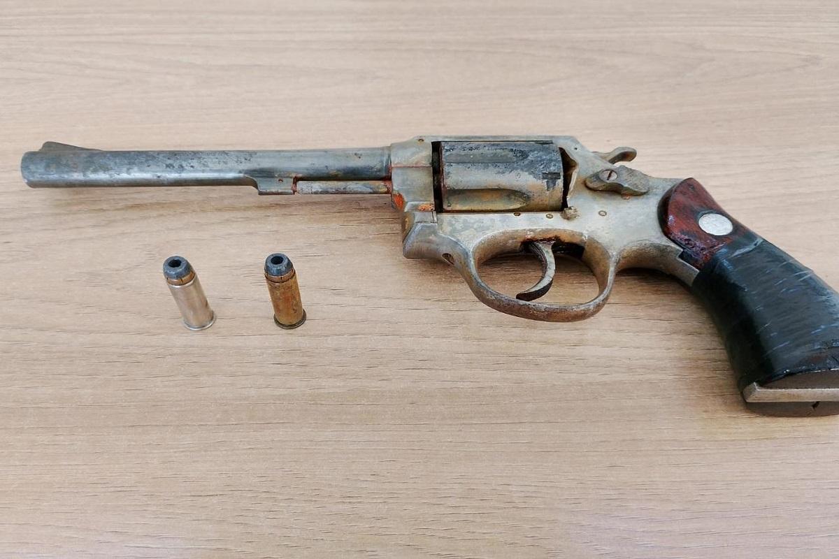 HOMEM É PRESO COM REVÓLVER DE USO RESTRITO E NUMERAÇÃO SUPRIMIDA EM AMERICANA SP