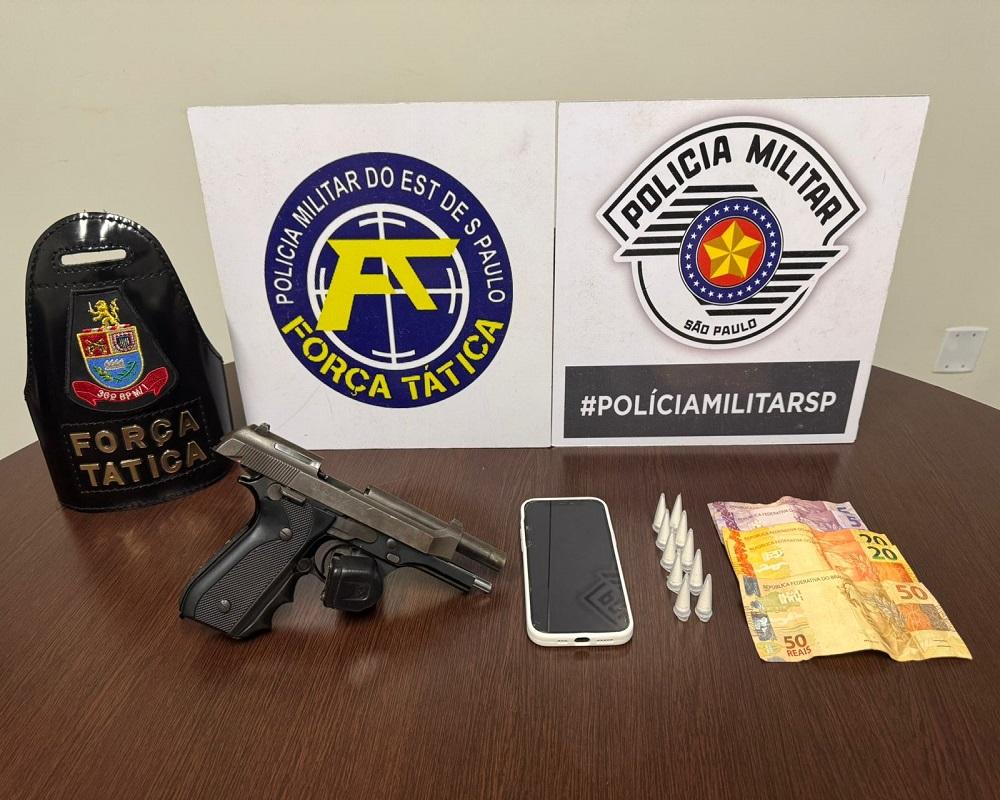 LEME SP; INDIVÍDUO É PRESO COM COCAÍNA E ARMA DURANTE OPERAÇÃO IMPACTO EM LEME SP