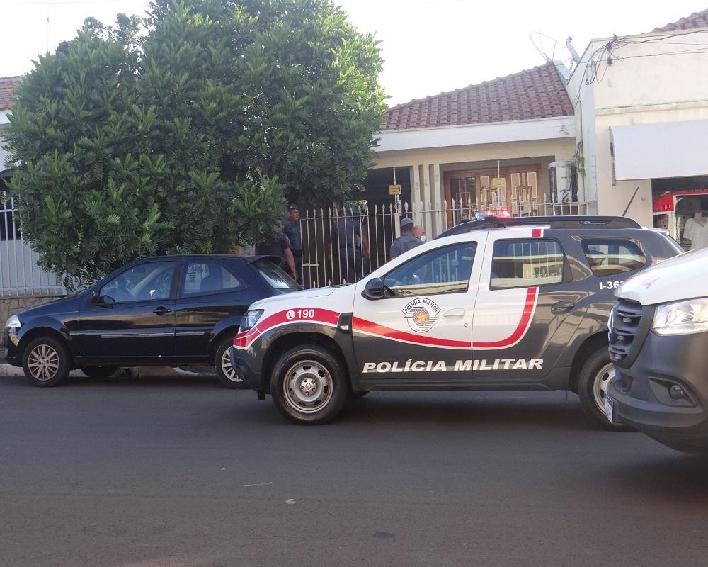 Mulher é resgatada após ser mantida em cárcere privado; agressor morre em intervenção policial em Conchal