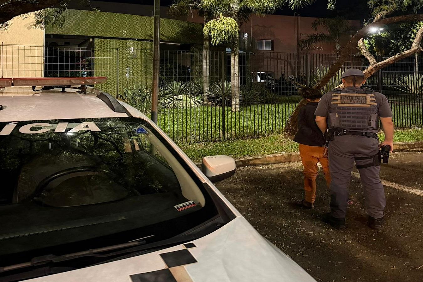 MULHER PROCURADA PELA JUSTIÇA É PRESA PELA POLÍCIA MILITAR EM ARARAS SP