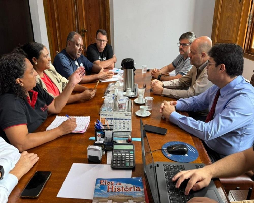 Prefeitura comunica oficialmente fim da greve; escolas e demais serviços voltam a funcionar normalmente nesta sexta-feira