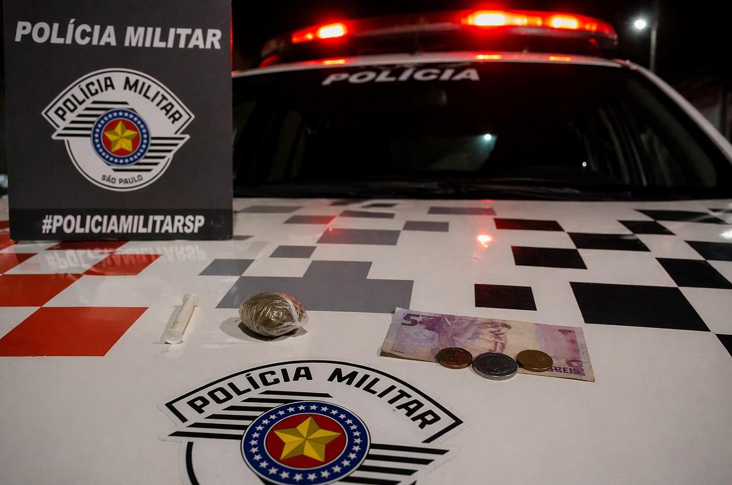 Dois homens são detidos com drogas dentro de centro esportivo durante operação da PM em Araras