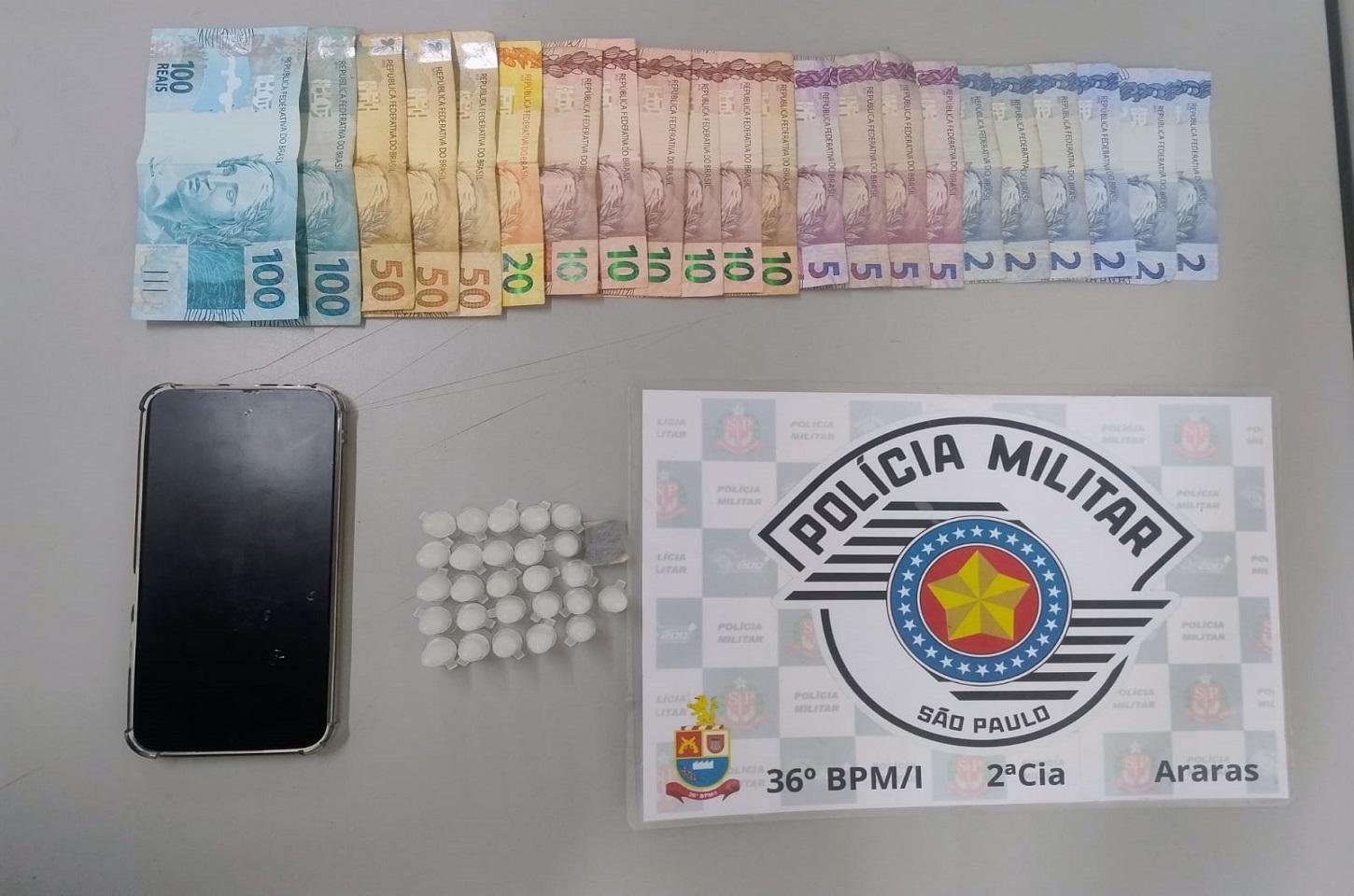 Polícia Militar prende homem por tráfico de drogas no Parque das Árvores em Araras SP