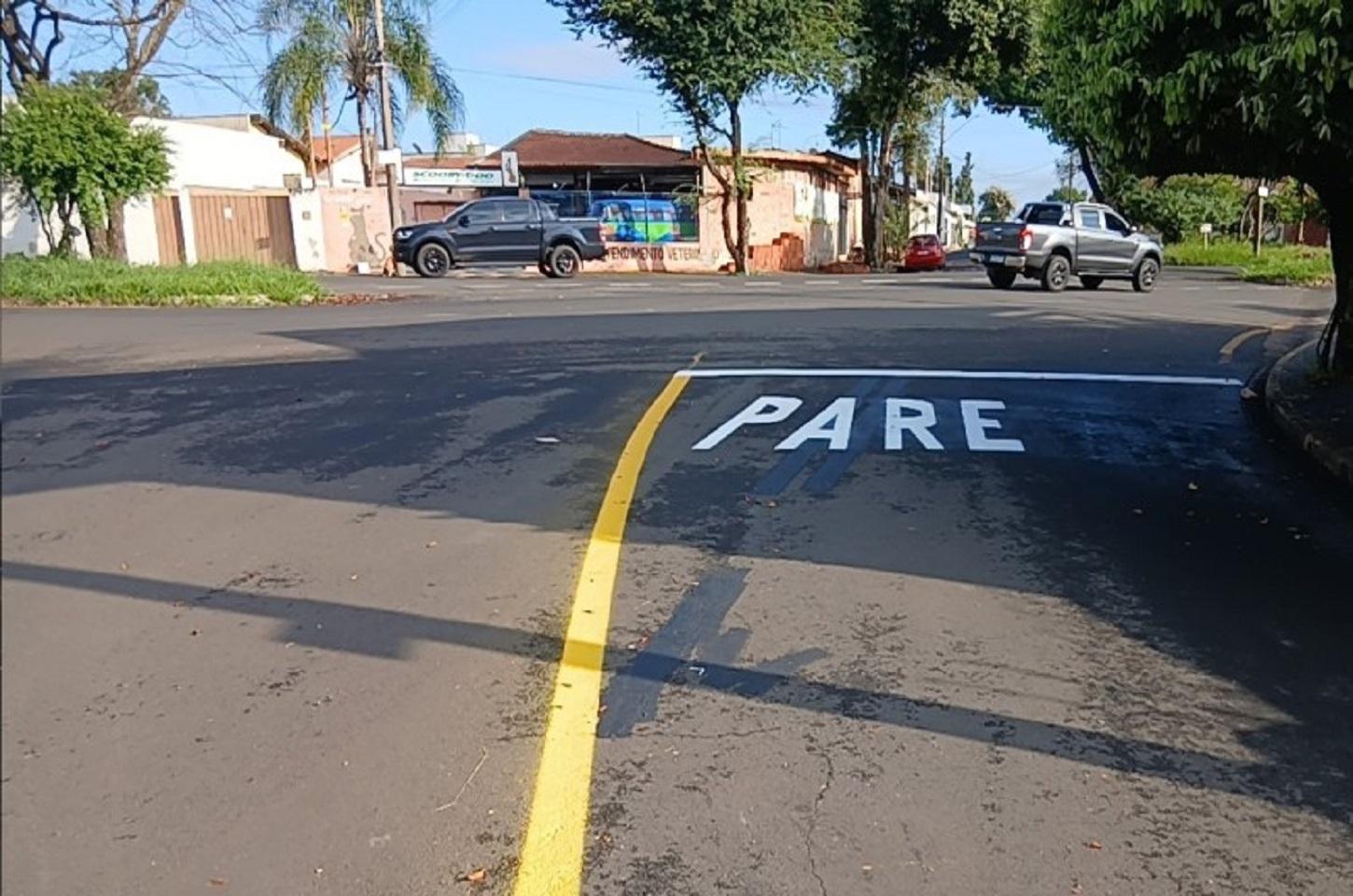 Prefeitura altera sentido da Rua Tomas Jeferson com a Avenida Maximiliano Baruto