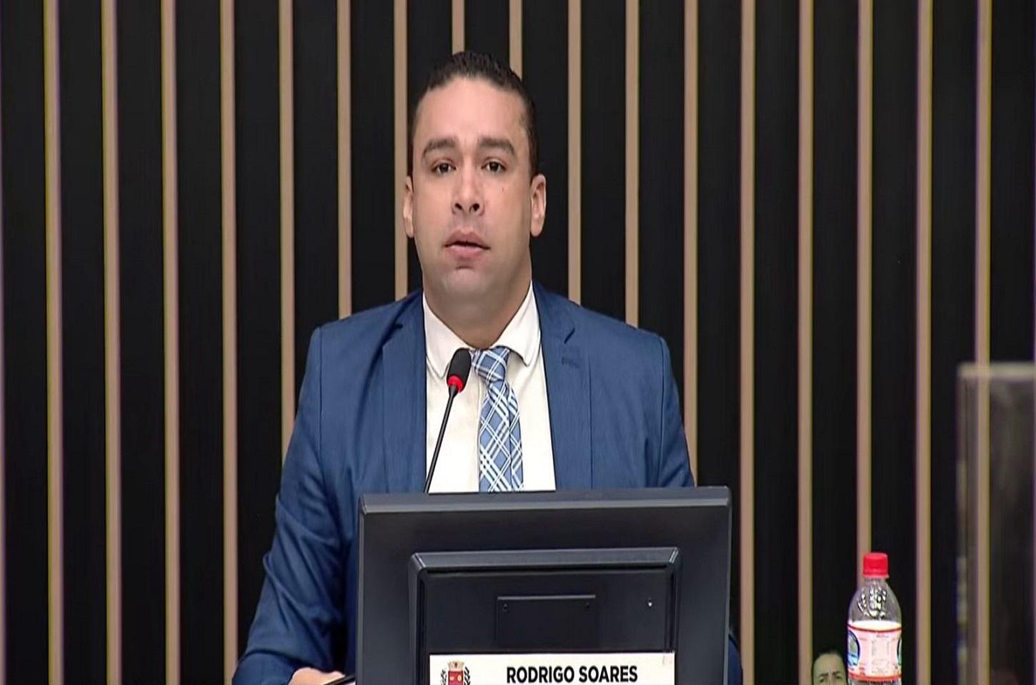 Rodrigo Soares cobra explicações da Santa Casa sobre atendimento e falta de posicionamento público
