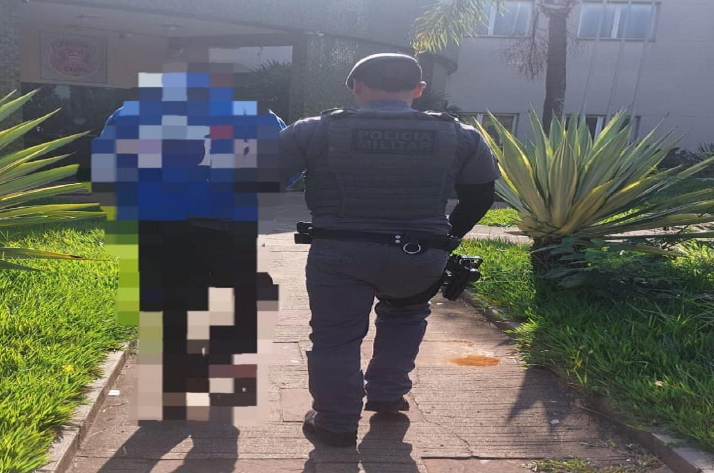 ARARAS SP ; DURANTE OPERAÇÃO DA POLÍCIA MILITAR PROCURADO PELA JUSTIÇA É LOCALIZADO E PRESO NO BAIRRO JOSÉ OMETTO