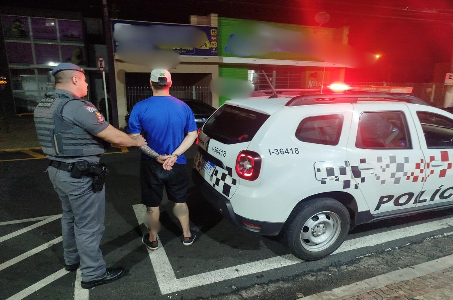 Homem é preso por violência doméstica após ameaçar ex-companheira em Leme SP