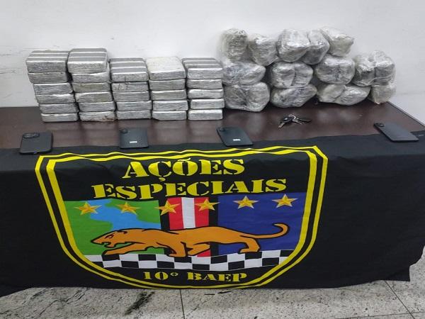 DROGAS APREENDIDAS VEÍCULO SIENA