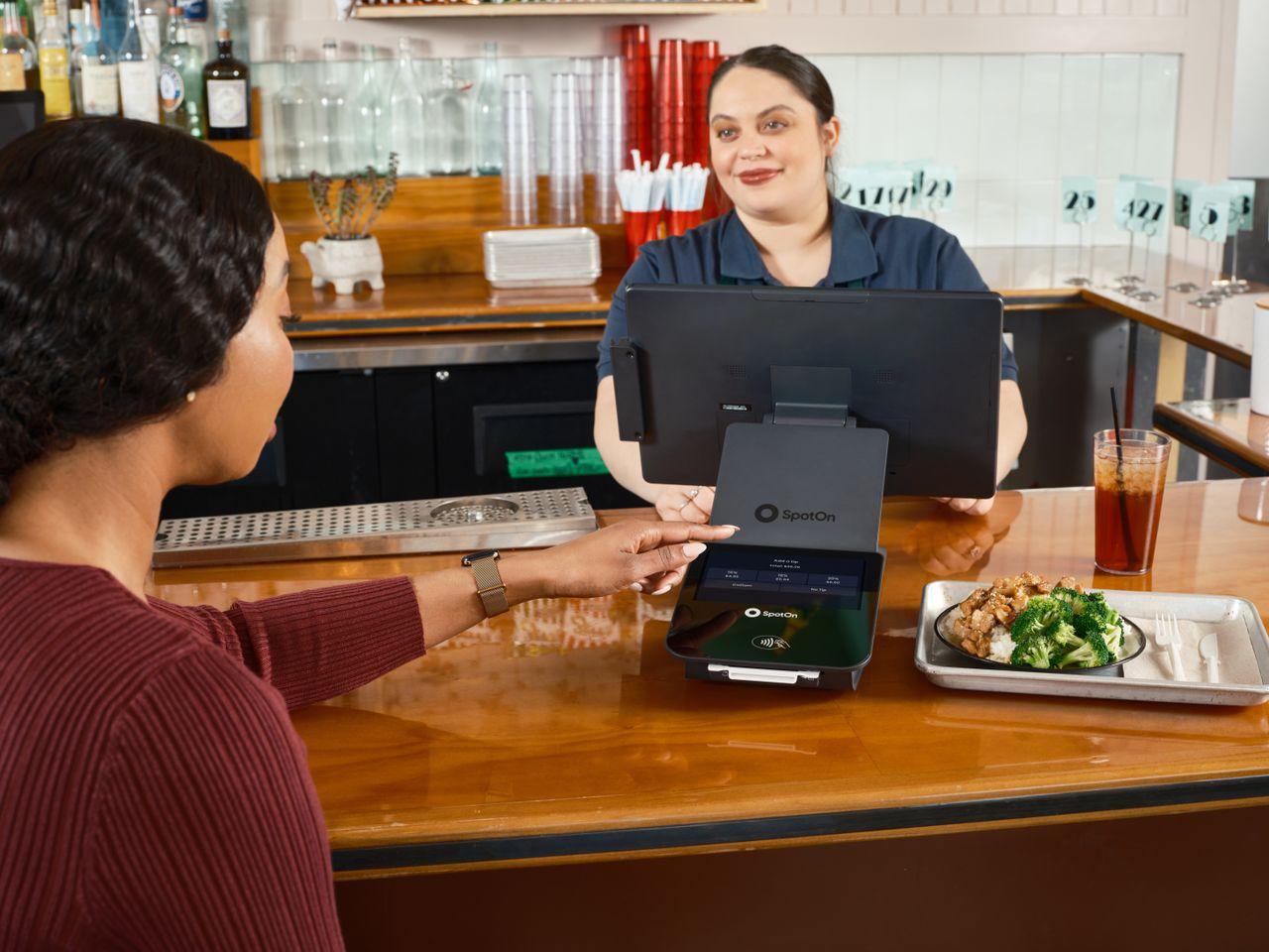 Bares e restaurantes seguram preços e absorvem inflação para evitar queda no movimento de clientes