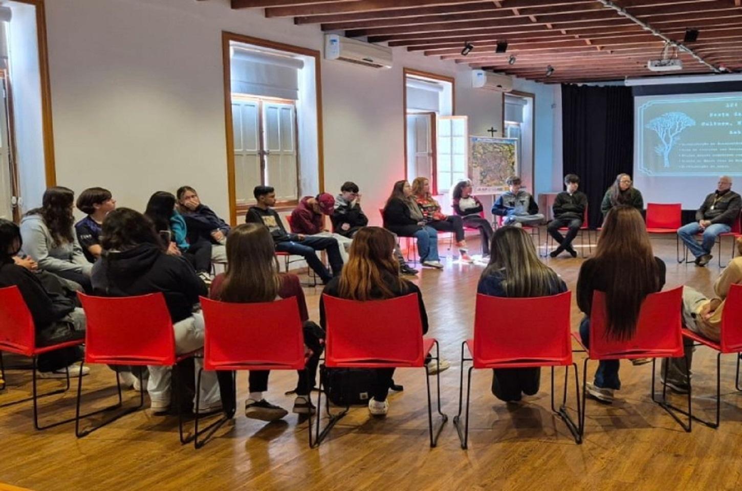 Estudantes participam de evento “Festa das Árvores: Cultura, Memória e Meio Ambiente”