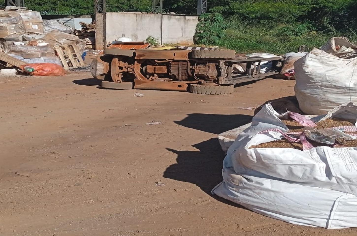 TRAGÉDIA EM EMPRESA DE RECICLAGEM: Operador Morre Após Tombamento de Empilhadeira em Leme