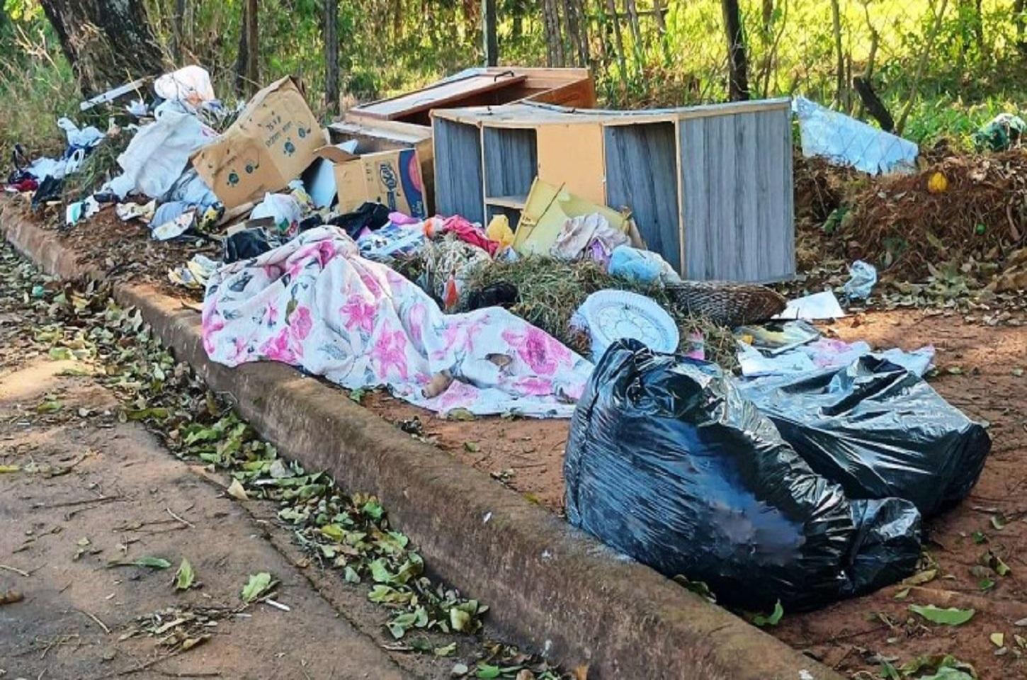 Araras já registrou mais de 70 infrações por descarte irregular de entulho em 2026