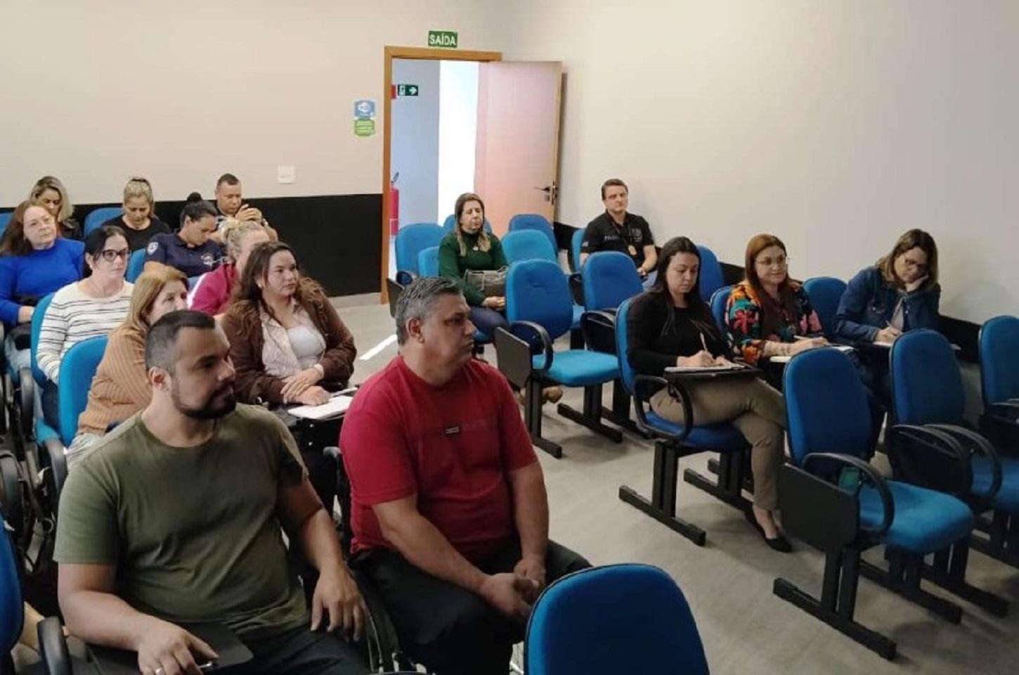Atendimento à pessoa com deficiência foi tema de reunião em Araras