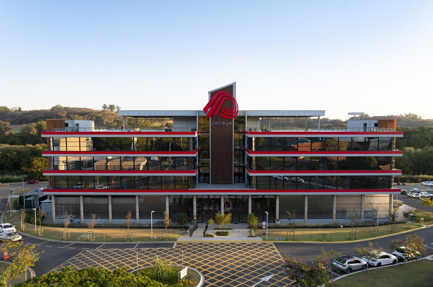 Evento gratuito da Faculdade Pecege reúne especialistas, estudantes e profissionais para discutir desenvolvimento de carreira, inovação e as competências exigidas pelo mercado. 