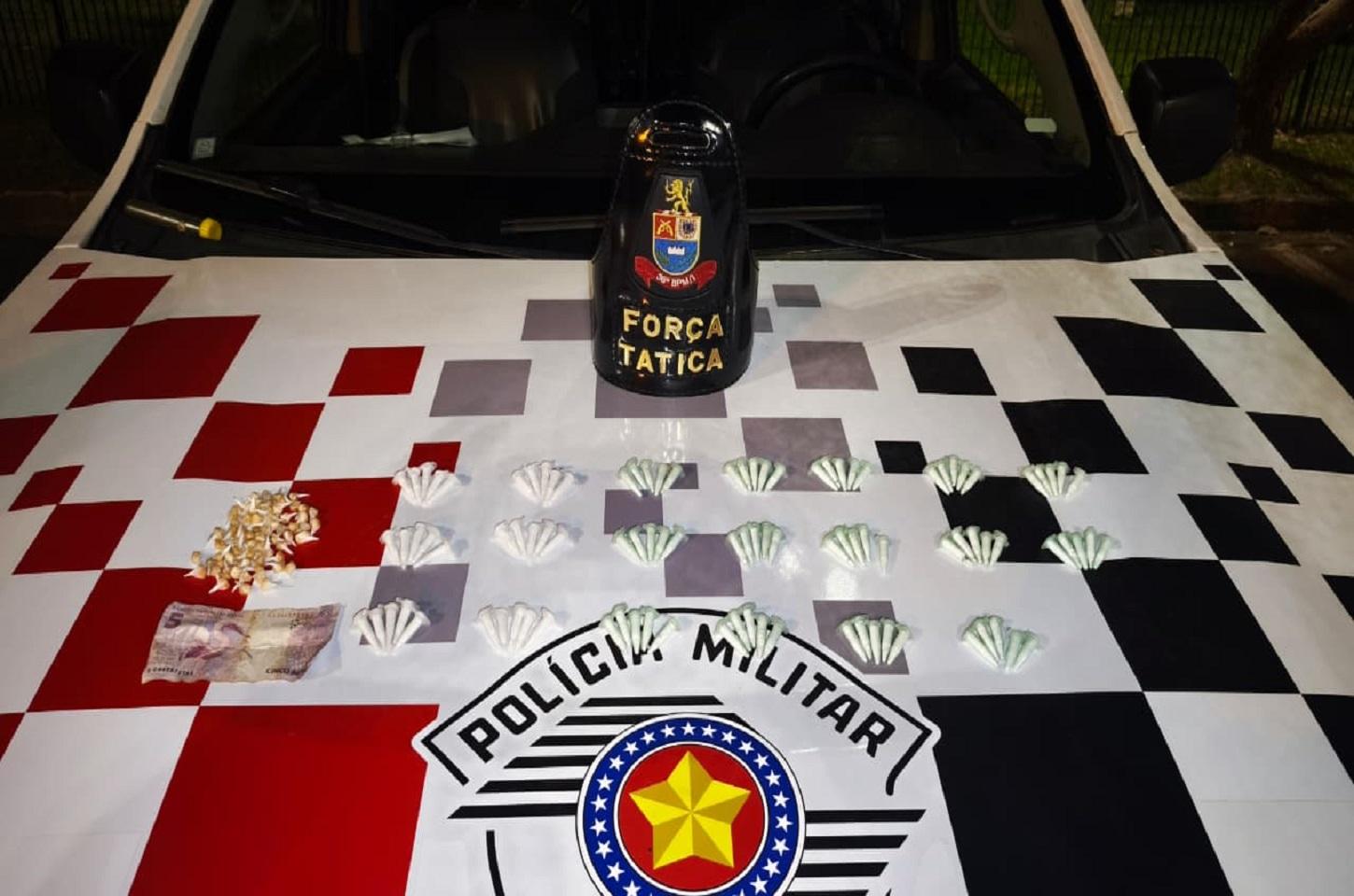 Homem é preso por tráfico de drogas durante patrulhamento em Araras SP