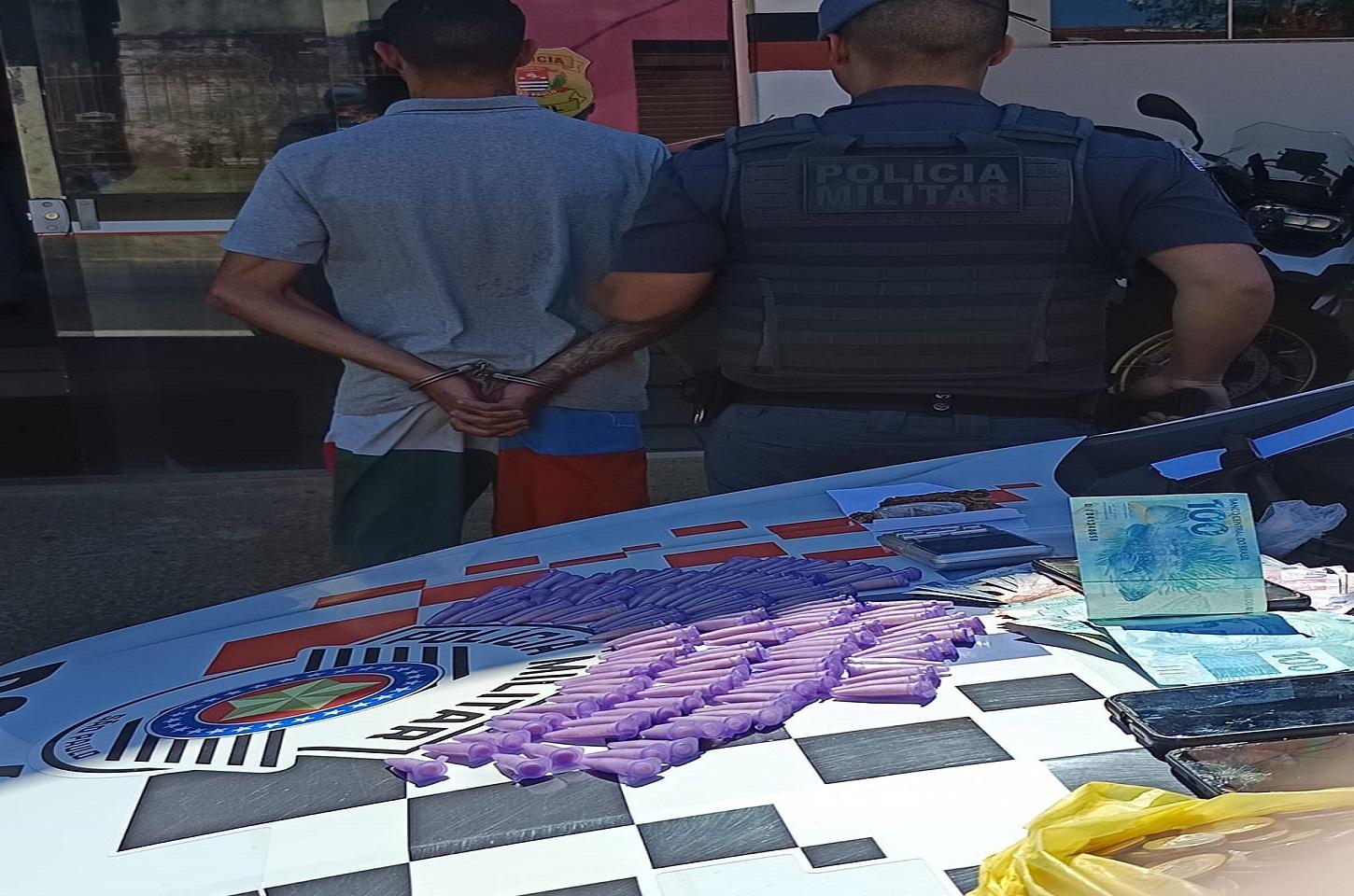Homem é preso por tráfico de drogas no Conjunto Residencial Victor Dandrea, em Limeira SP