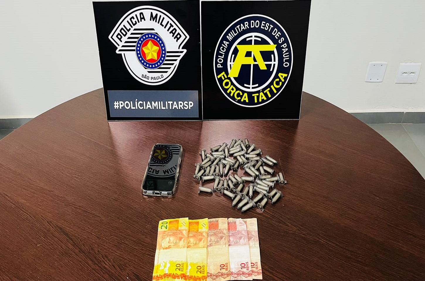 Jovem é preso por tráfico de drogas no Jardim Quaglia em Leme/SP