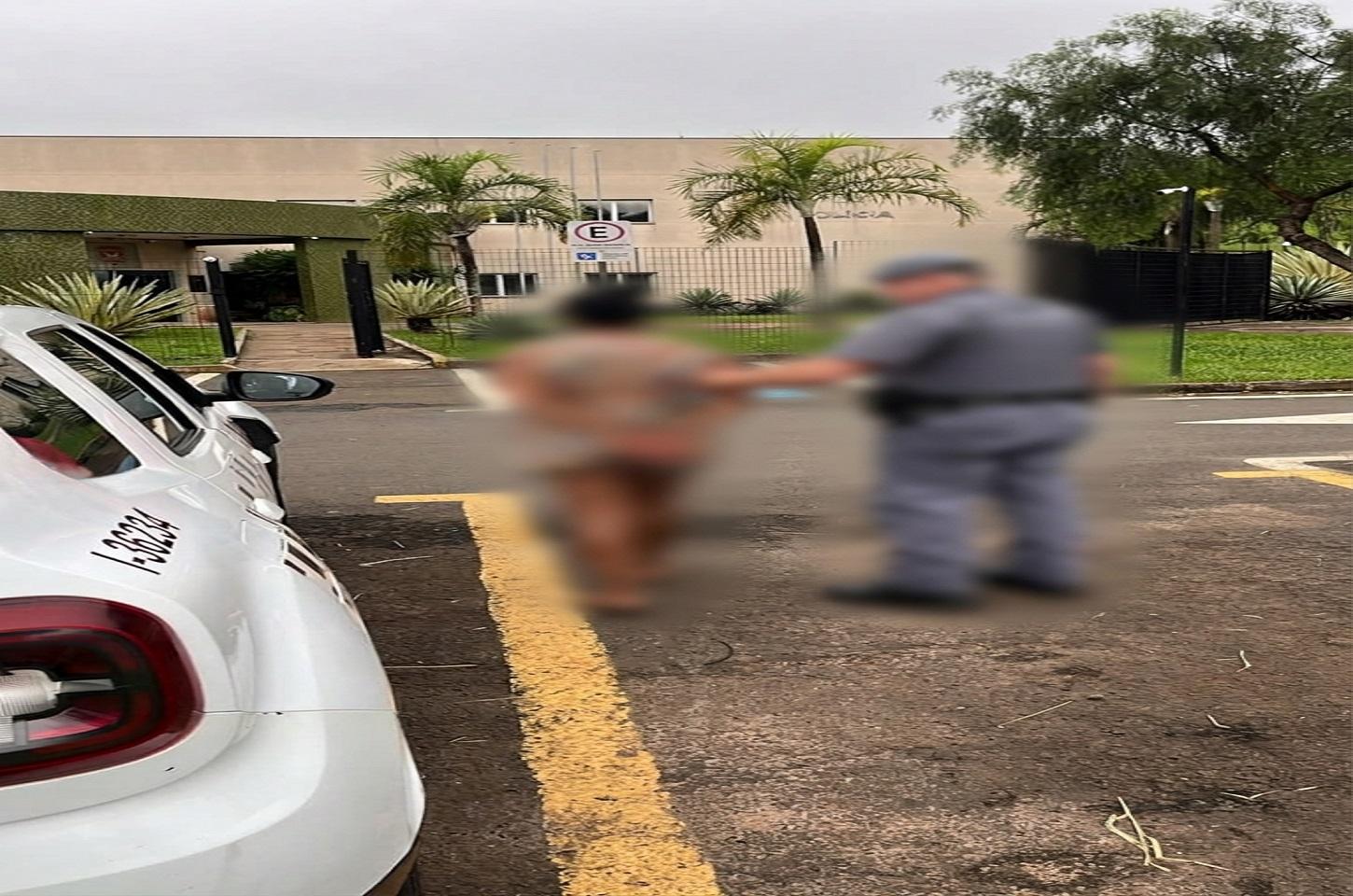 POLÍCIA MILITAR PRENDE MULHER POR DESCUMPRIMENTO DE MEDIDA PROTETIVA EM ARARAS