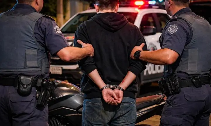 ADOLESCENTE É FLAGRADO FURTANDO MOTO E ACABA DETIDO APÓS PERSEGUIÇÃO DURANTE A MADRUGADA EM LIMEIRA SP